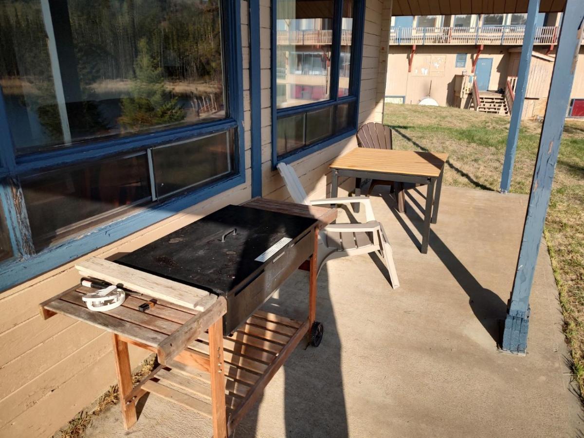 Lac Le Jeune Nature Resort Logan Lake Экстерьер фото
