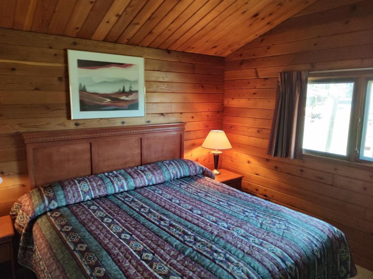 Lac Le Jeune Nature Resort Logan Lake Экстерьер фото