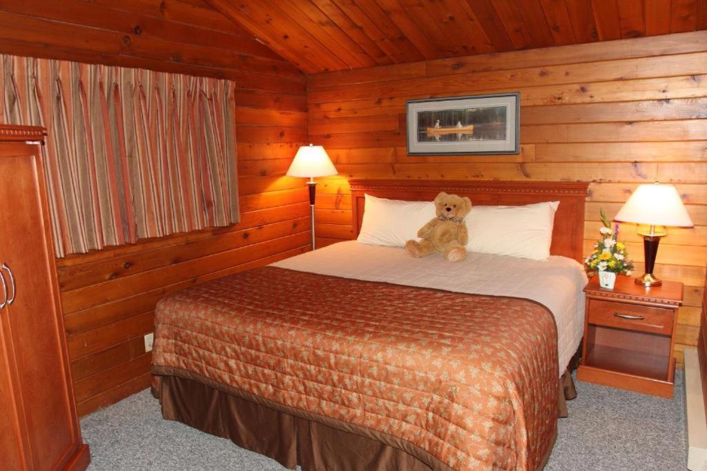 Lac Le Jeune Nature Resort Logan Lake Экстерьер фото