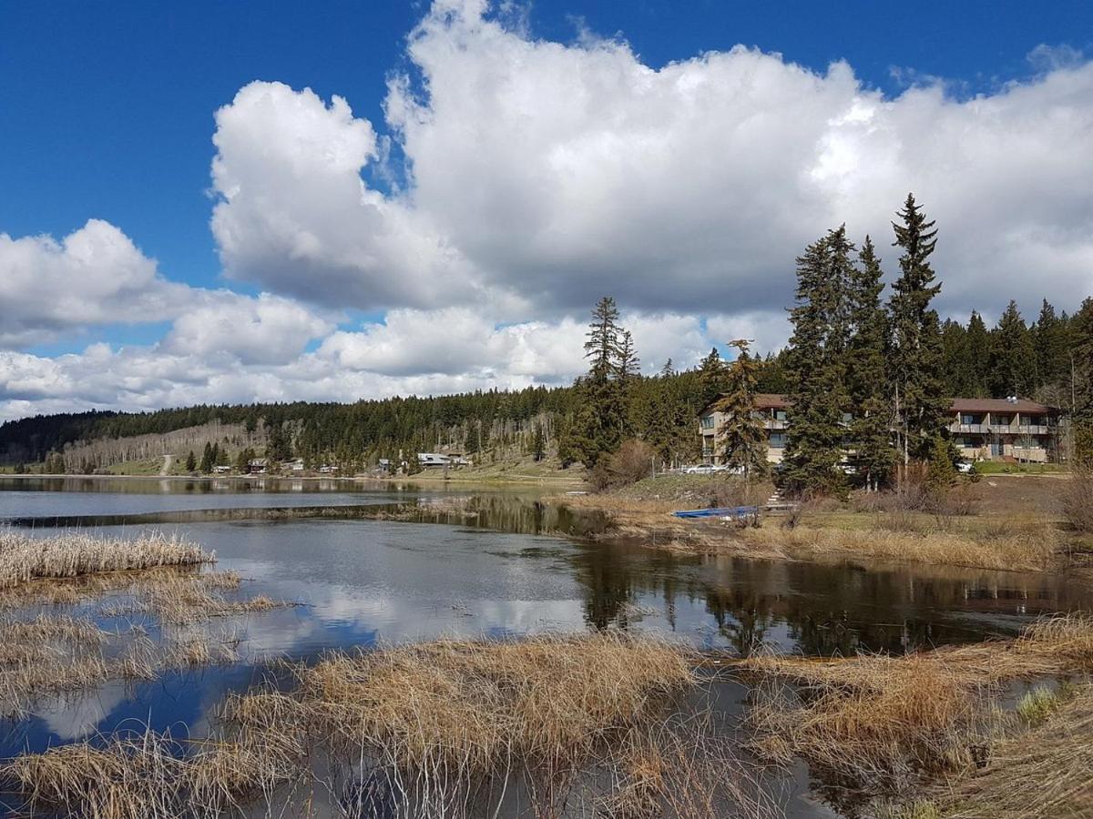 Lac Le Jeune Nature Resort Logan Lake Экстерьер фото