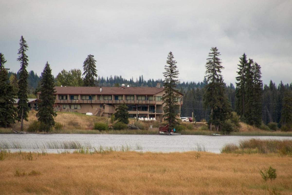 Lac Le Jeune Nature Resort Logan Lake Экстерьер фото