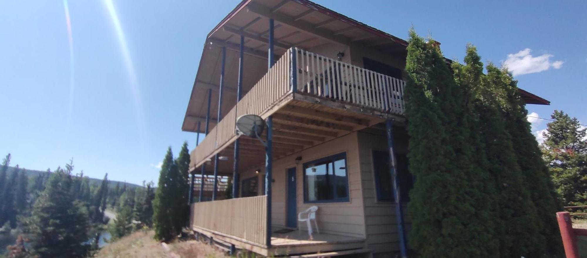 Lac Le Jeune Nature Resort Logan Lake Экстерьер фото